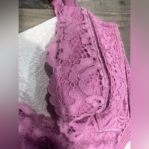 Very Sexy Plunge Lace Cutout Corset Top - Picture 4 of 9